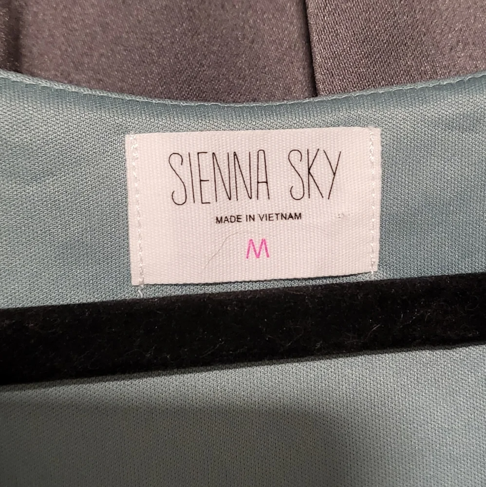 Green & White Floral Dress - Picture 3 of 5